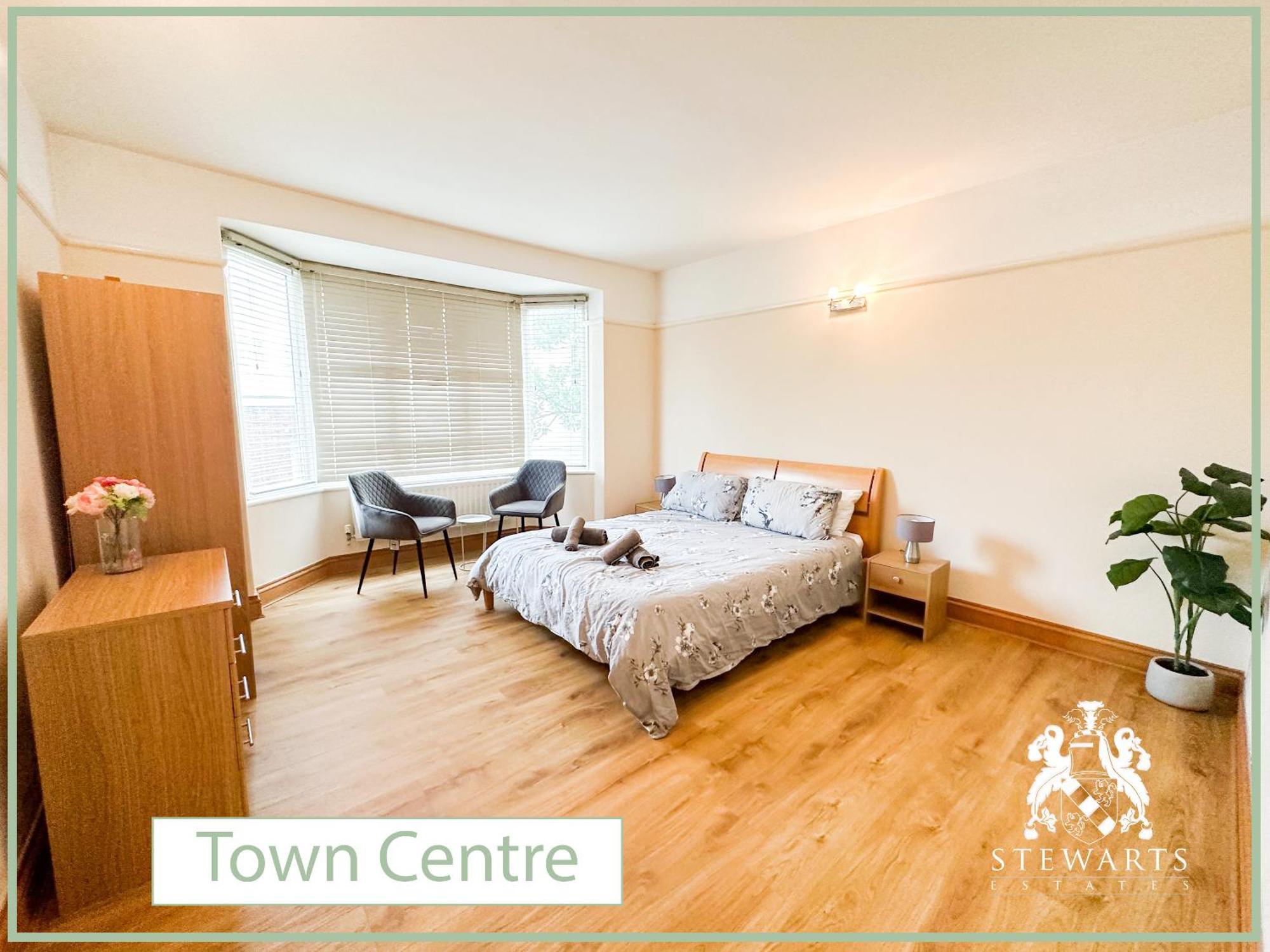 Town Centre Apartment Sleeps 9 Bournemouth Exterior photo
