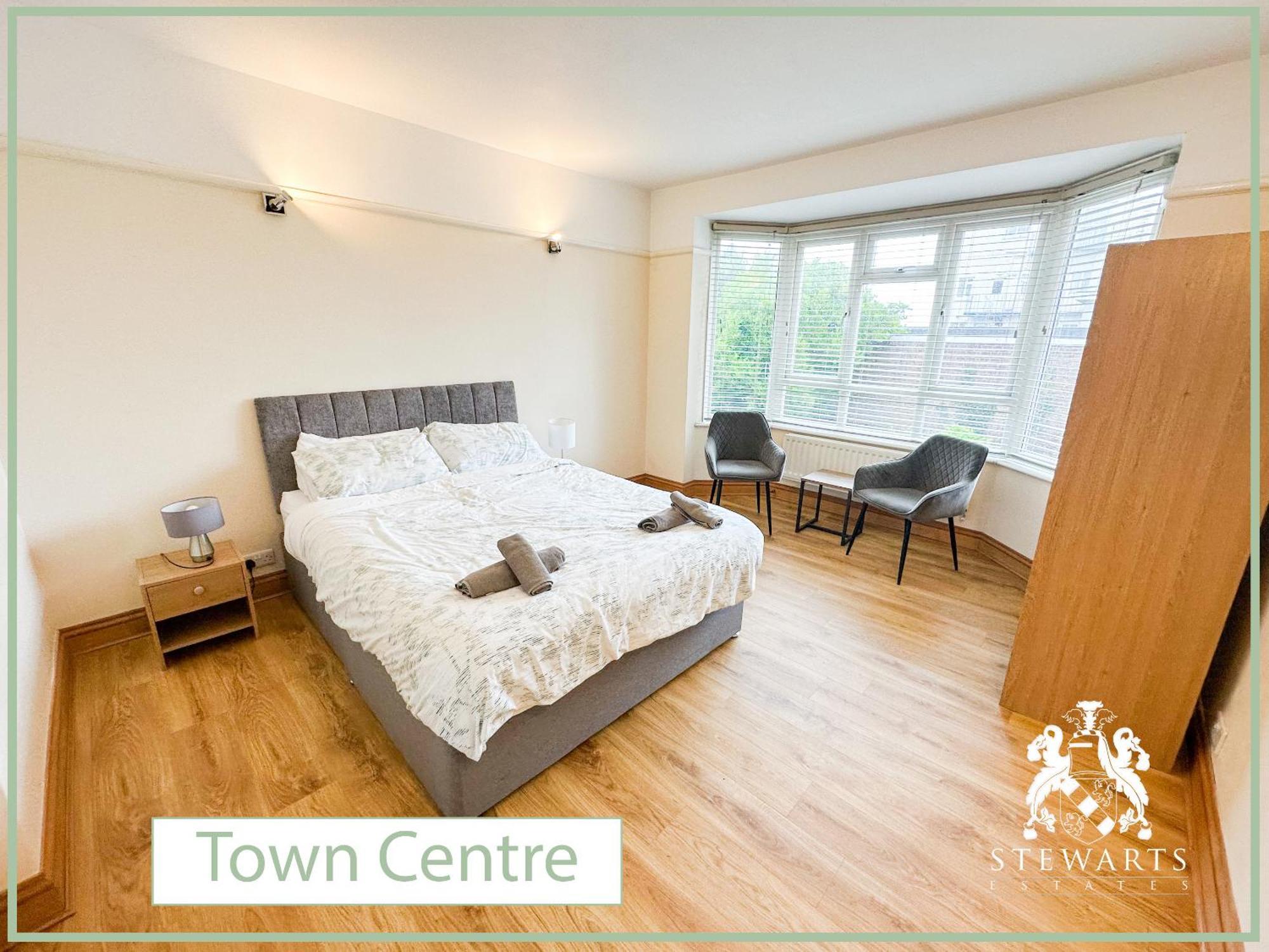 Town Centre Apartment Sleeps 9 Bournemouth Exterior photo